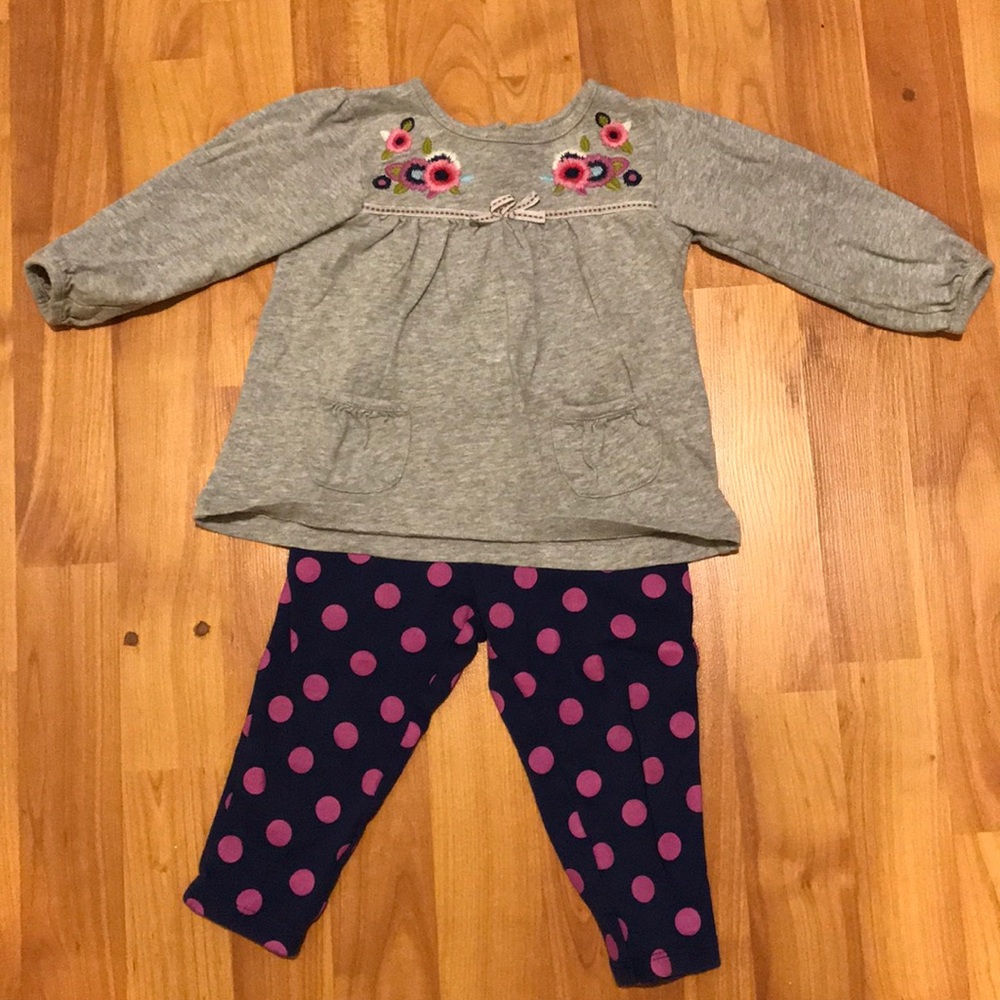 🍁Carters Embroidered Top and Bottom Set🍁